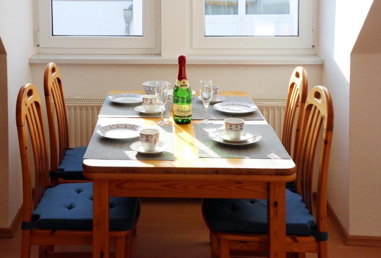 Ferienwohnung am Seeufer Waren  Zimmer foto